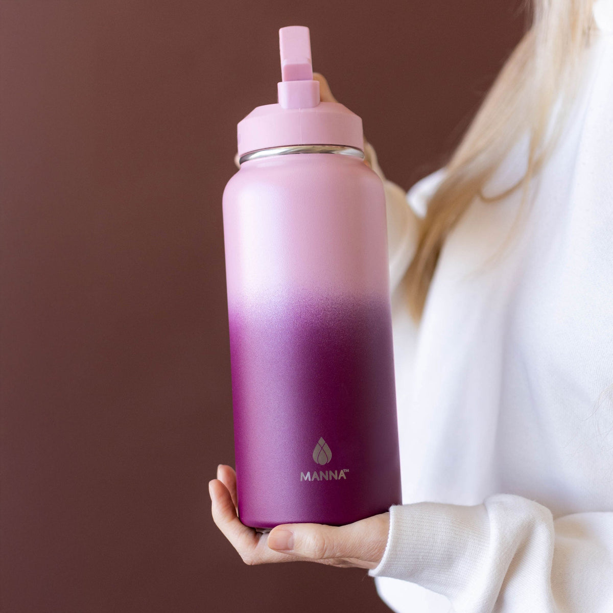 32-oz-powel-bottle-f4 32_Manna_Website_Lifestyles-2.jpg