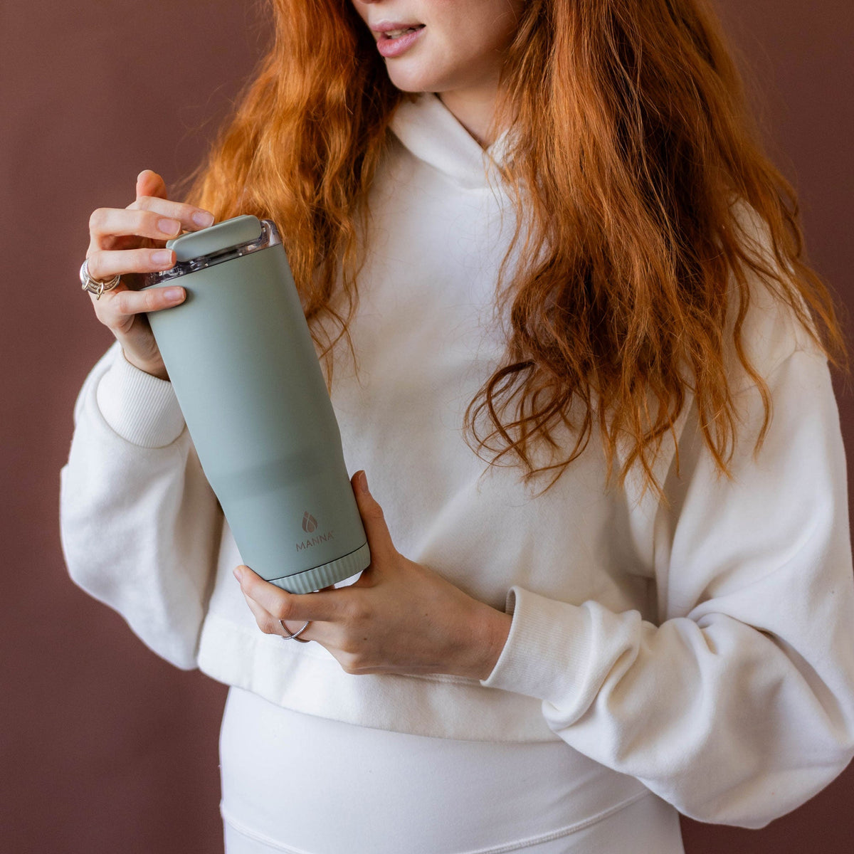 30-oz-groove-tumbler-x6 4Manna_Website_Lifestyles-17.jpg